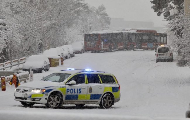 Buss på tvären i Årsta. Foto: Stefan Källstigen